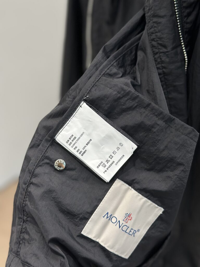 個性的 魅力的 心地よい コットン素材  モンクレール スーパーコピー 優良サイト 口コミ 夏薄手立体ラッシュガードジャケットコート