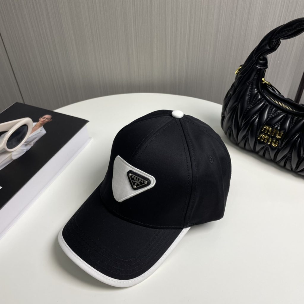 業界最高い品質 アイキャッチ プラダ 偽物 人気新品 ベースボールキャップ