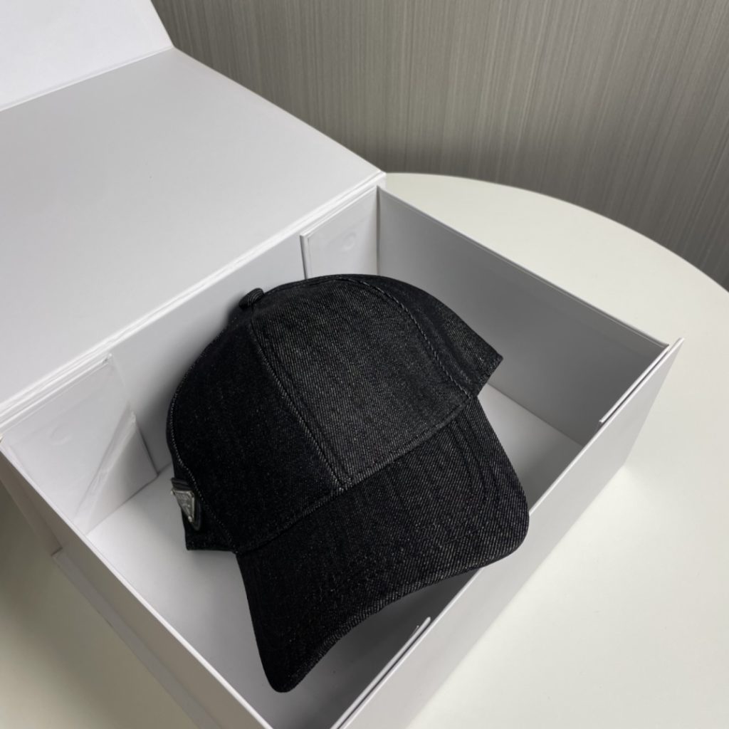 新作 入荷 格安 プラダ  コピー ベースボールキャップ ー純綿裏地、軽くて通気性が良いです