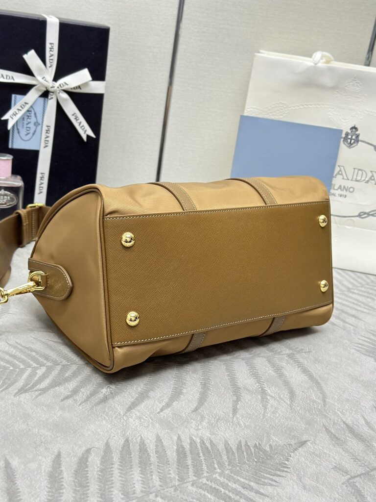 品質保証新作登場 プラダ スーパーコピー 新作  1BB233 カーキ ナイロンハンドバッグ