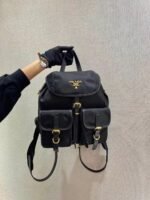 オシャレにお得100%新品 プラダ 偽物 Saffianoレザー 1BZ677A ナイロンリュック