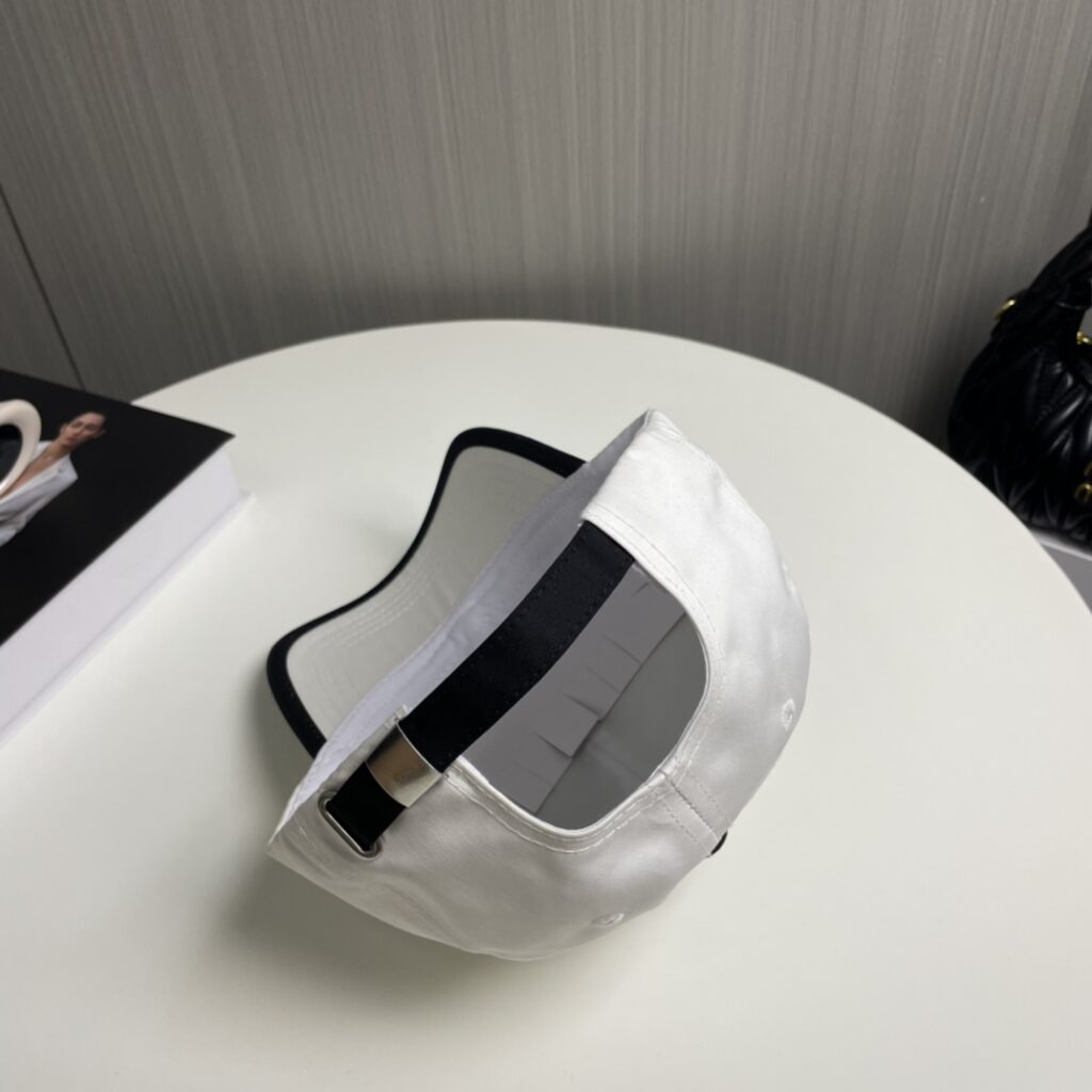 今季セール 限定品 プラダ スーパーコピー 優良サイト 口コミ 2024春夏人気新作 ベースボールキャップ