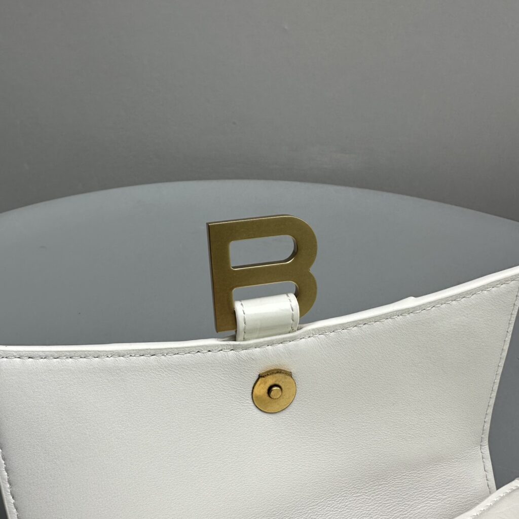 低価直輸入専門店 バーバリー スーパーコピー ワニ革ファスナーHourglass砂時計バッグ