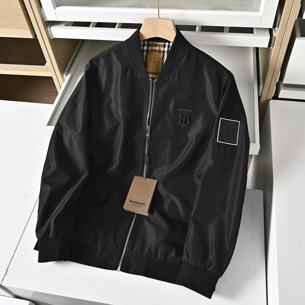 有名人の愛用品 バーバリー コピー 実用的で軽量なジャケット