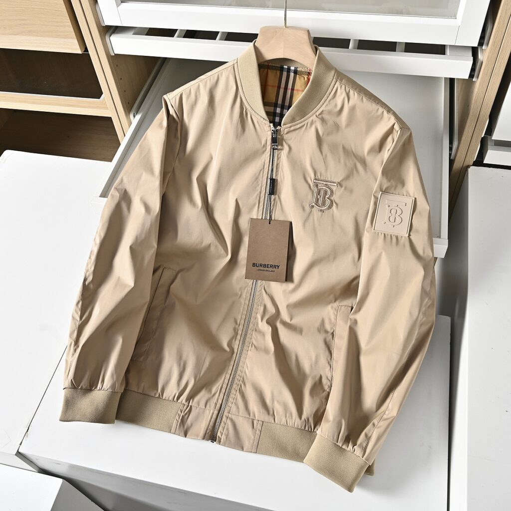 有名人の愛用品 バーバリー コピー 実用的で軽量なジャケット