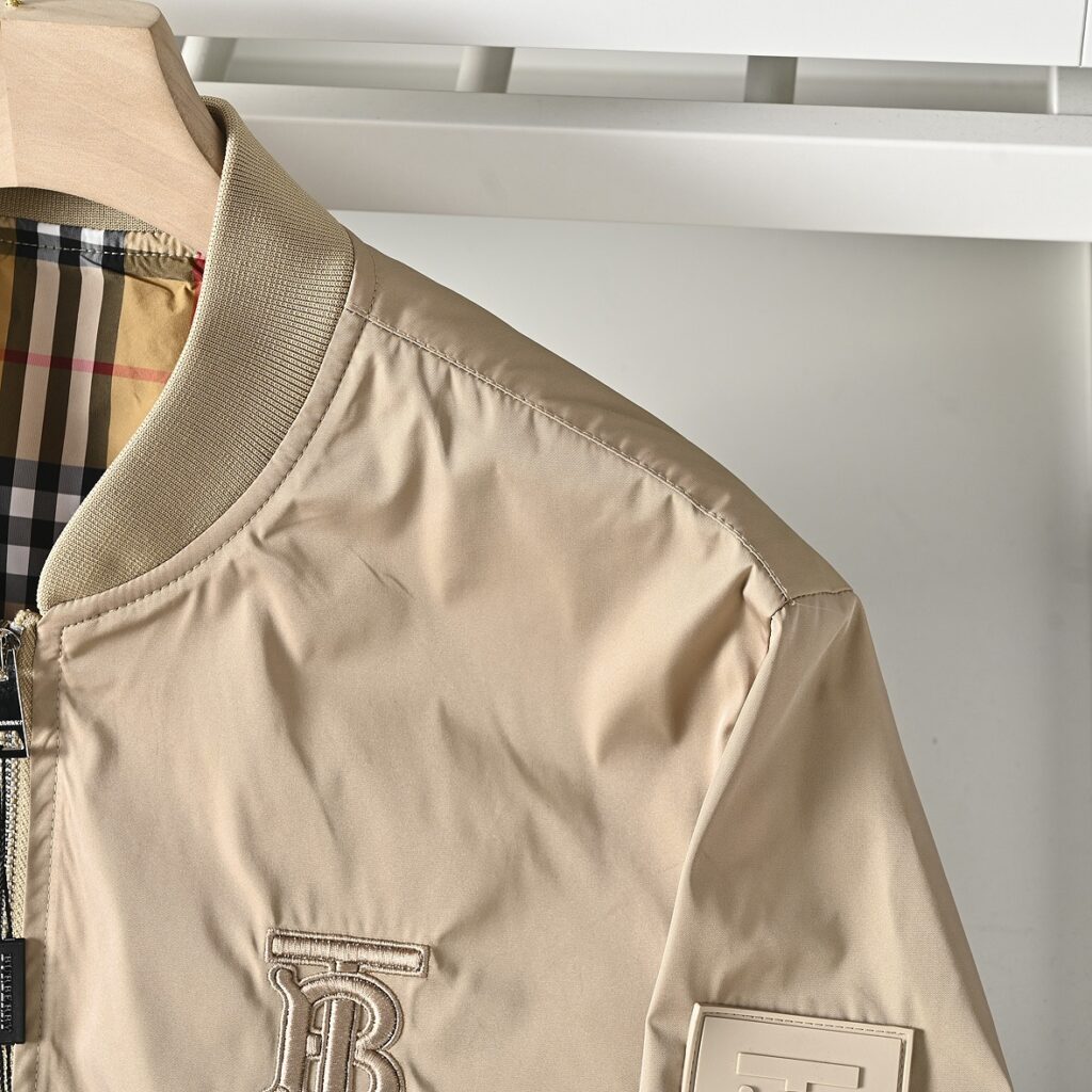 有名人の愛用品 バーバリー コピー 実用的で軽量なジャケット