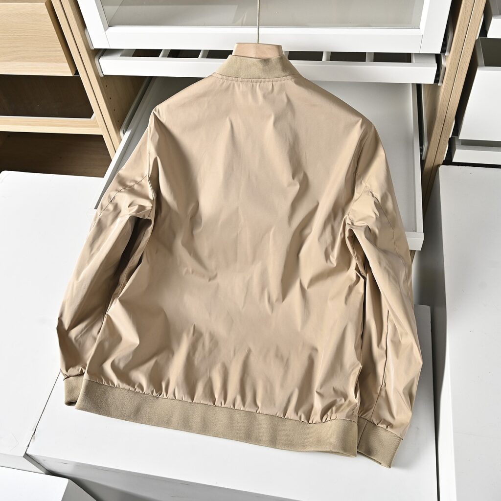有名人の愛用品 バーバリー コピー 実用的で軽量なジャケット