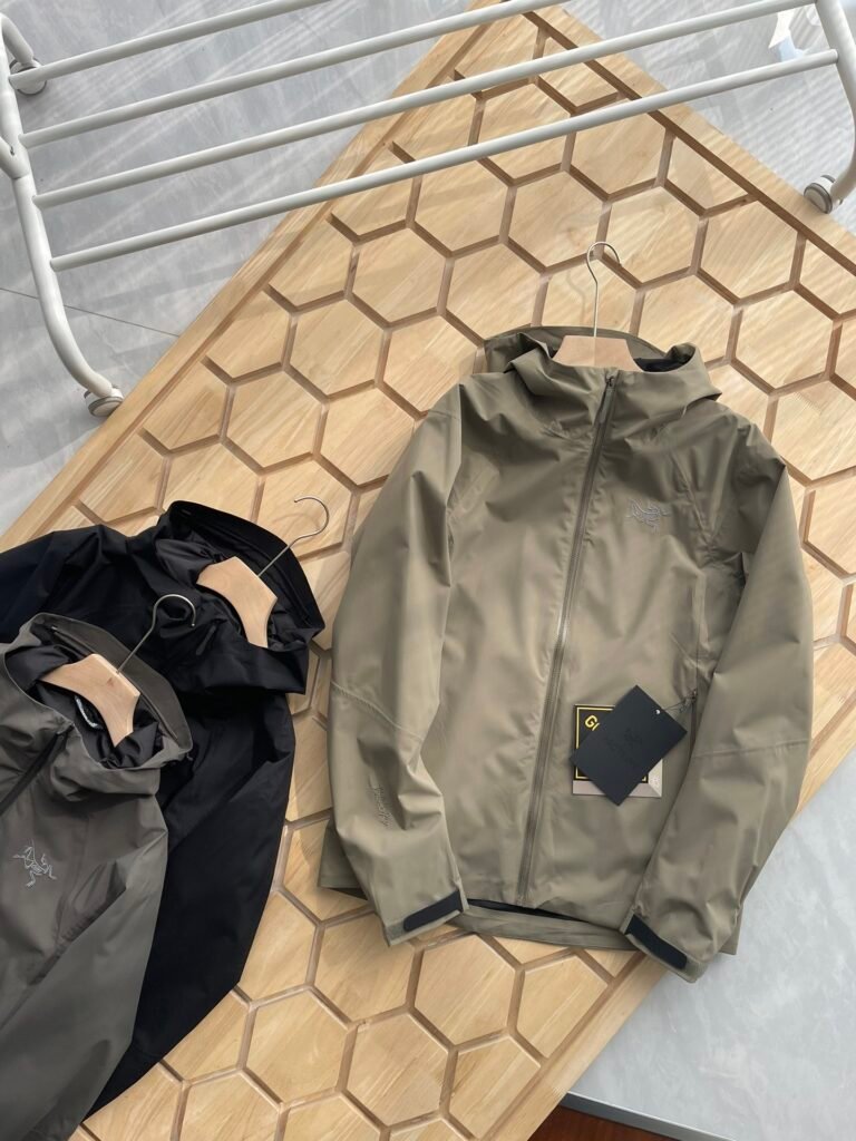 大活躍！存在感のある  アークテリクス n級品   SOLANO HOODY 防風防水通気性ブルゾン