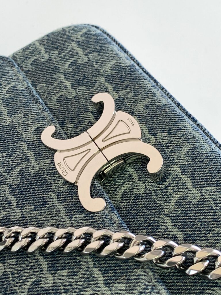 激安大特価最新作  セリーヌ n級品   TRIOMPHE PVC 牛革ショルダーバッグ 