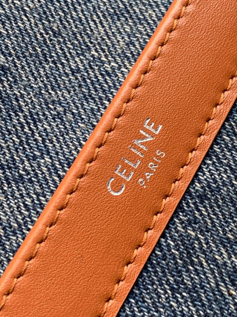 激安大特価最新作  セリーヌ n級品   TRIOMPHE PVC 牛革ショルダーバッグ 