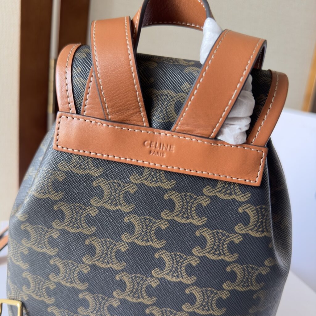 大活躍!存在感のある セリーヌ スーパーコピー FOLCO TRIOMPHE CANVAS リュックサック|スーパーコピーn級優良店 6 大活躍!存在感のある セリーヌ スーパーコピー FOLCO TRIOMPHE CANVAS リュックサック