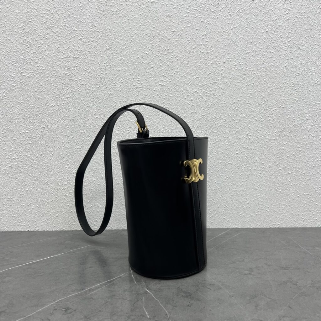 数量限定 爆買  セリーヌ  n級品 秋冬DansParisコレクションのバッグ 