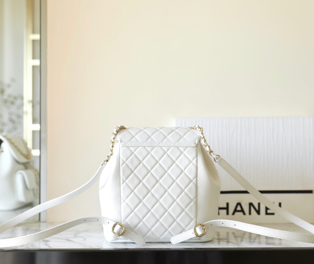  人気セール  激安販売  シャネル  偽物 23cシリーズ両肩チェーン小ランドセル