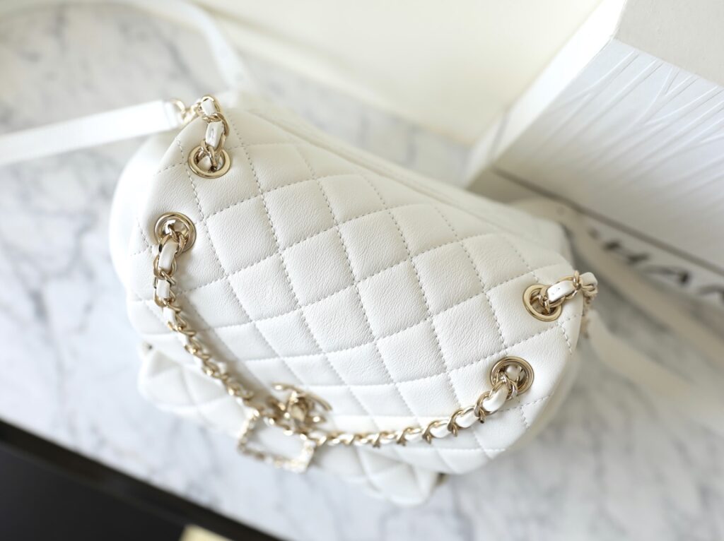  人気セール  激安販売  シャネル  偽物 23cシリーズ両肩チェーン小ランドセル