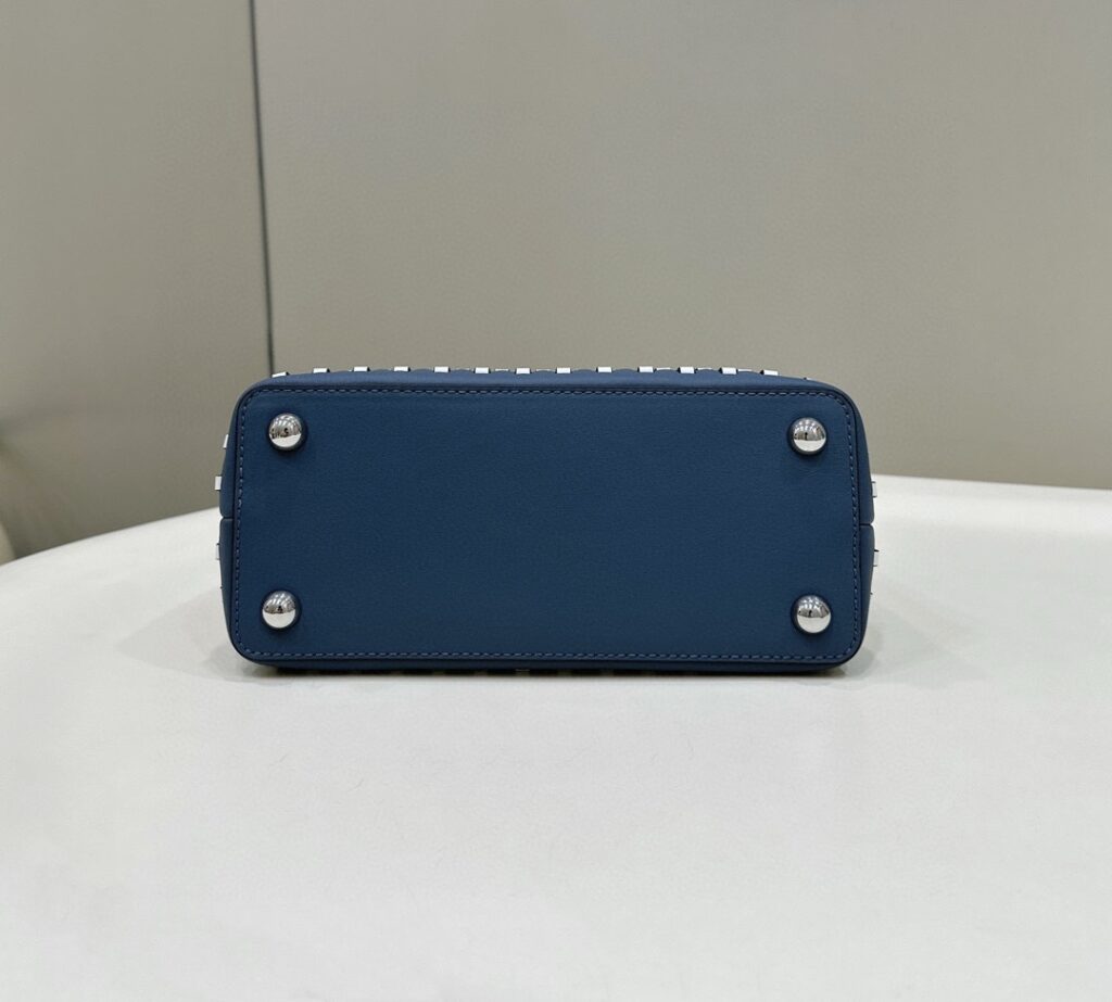 人気セール  フェンディ スーパーコピー 優良サイト 口コミ  Iconic PEEKABOO 牛革ハンドバッグ  