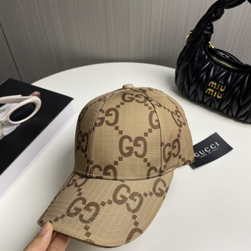 芸能人愛用 高級感ある   グッチ   スーパーコピー 優良サイト 口コミ    アルファベットプリント