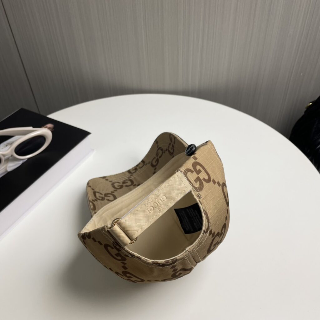 芸能人愛用 高級感ある   グッチ   スーパーコピー 優良サイト 口コミ    アルファベットプリント