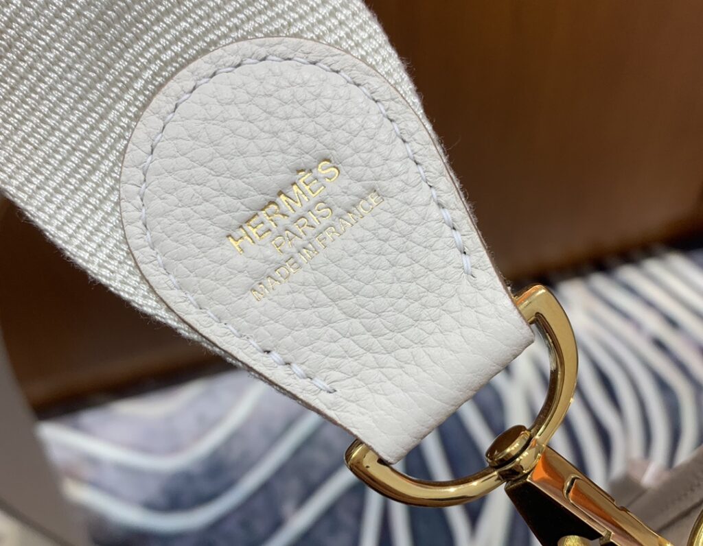 芸能人愛用 高級感ある  エルメス  コピー Evelyne29cm ショルダーバッグ 