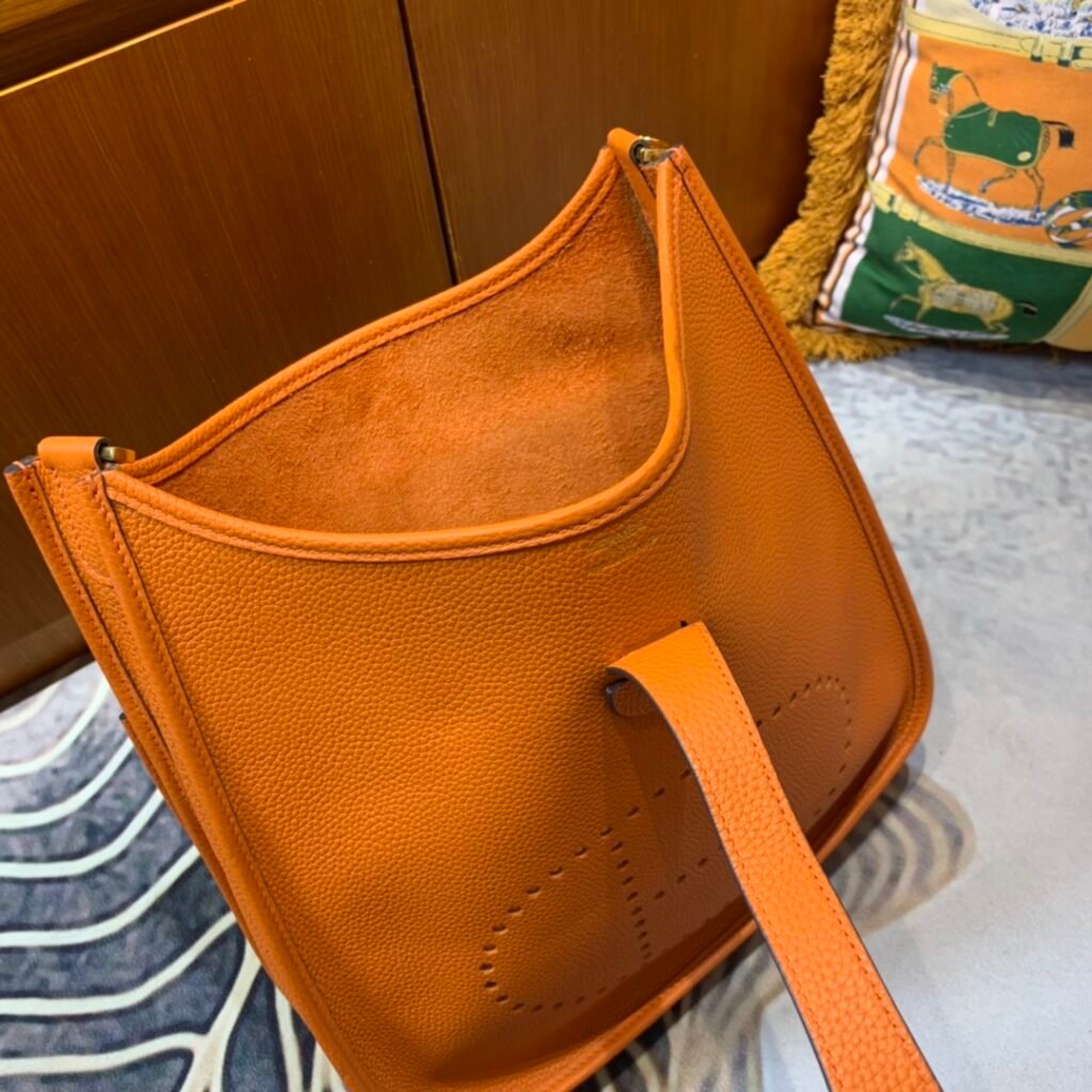 HOT100%新品 エルメス n級品    Evelyne29cm ショルダーバッグ  