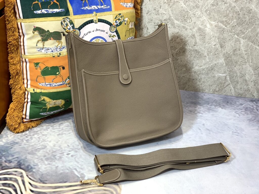 大活躍!存在感のある エルメス スーパーコピー 優良サイト 口コミ Evelyne29cm ショルダーバッグ