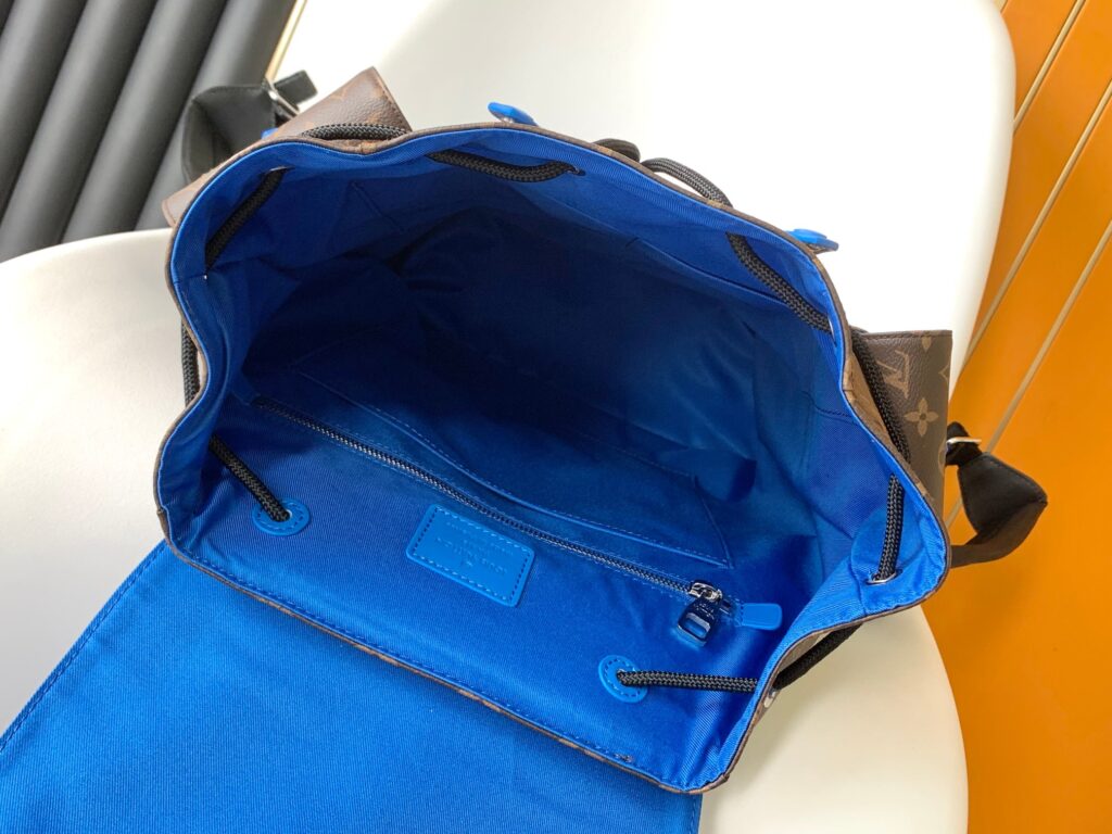  個性的 魅力的 心地よい コットン素材 ルイヴィトン  スーパーコピー    M46813   CHRISTOPHERリュック