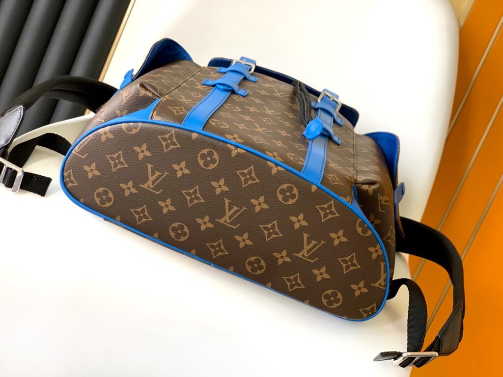  個性的 魅力的 心地よい コットン素材 ルイヴィトン  スーパーコピー    M46813   CHRISTOPHERリュック