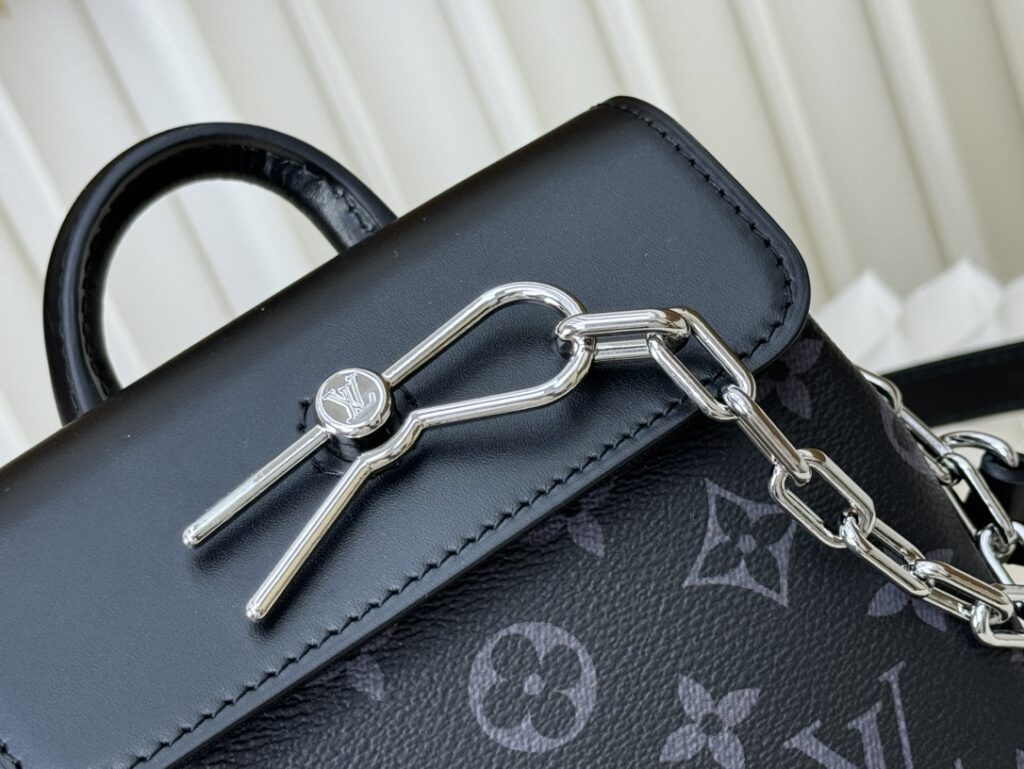 芸能人愛用 高級感ある ルイヴィトン コピー M82772 ブラッ クプリントNano Steamer バッグ