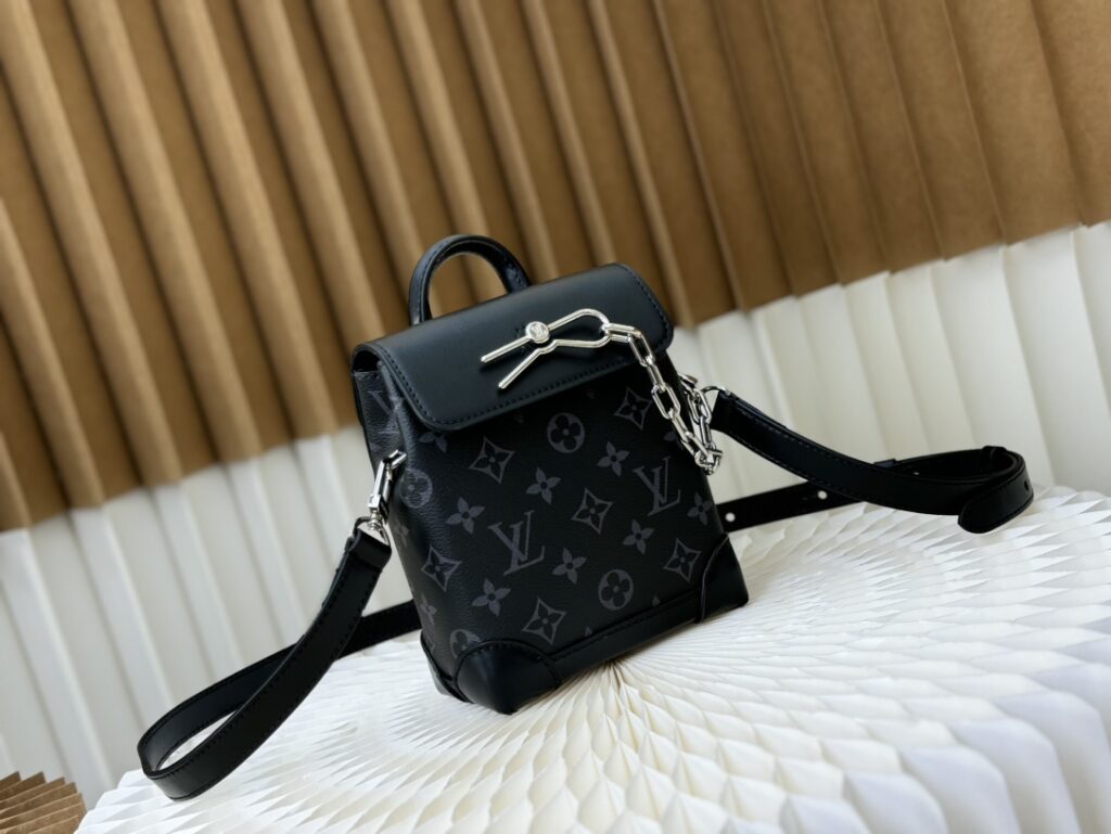 芸能人愛用 高級感ある ルイヴィトン コピー M82772 ブラッ クプリントNano Steamer バッグ