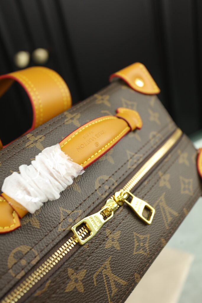 個性的 魅力的 心地よい コットン素材 ルイヴィトン n級品 Soft trunk ボックスリュック