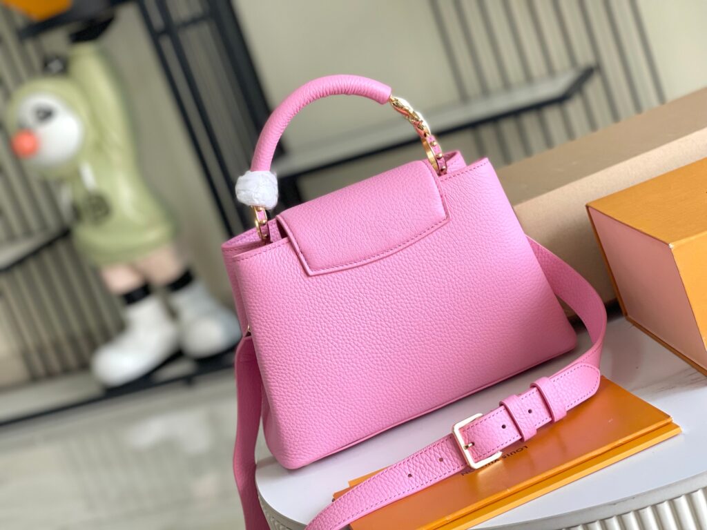 業界最高い品質 入手困難 ルイヴィトン 偽物 M23943ピンクCapucines BB ハンドバッグ