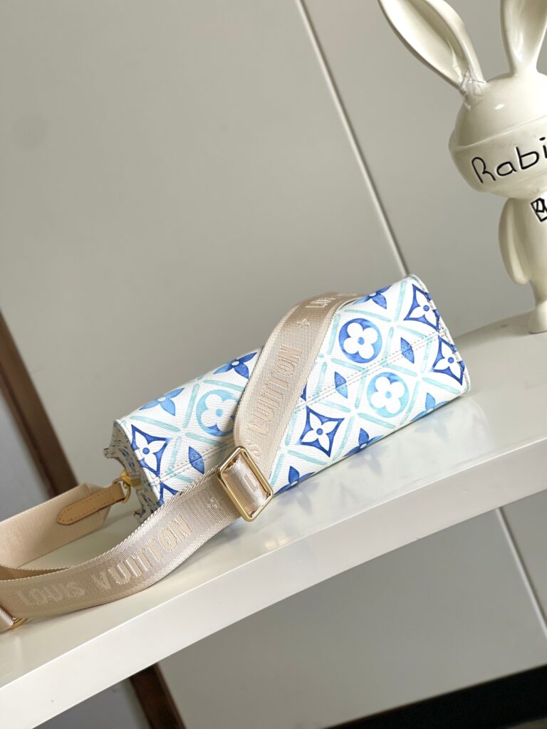 大活躍！存在感のある ルイヴィトン  スーパーコピー 優良サイト 口コミ  M25318 OnTheGo East West ハンドバッグ 