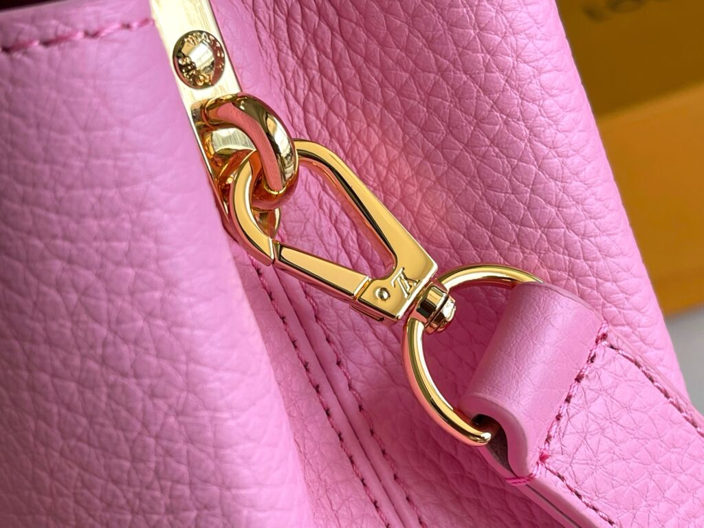 業界最高い品質 入手困難 ルイヴィトン 偽物 M23943ピンクCapucines BB ハンドバッグ