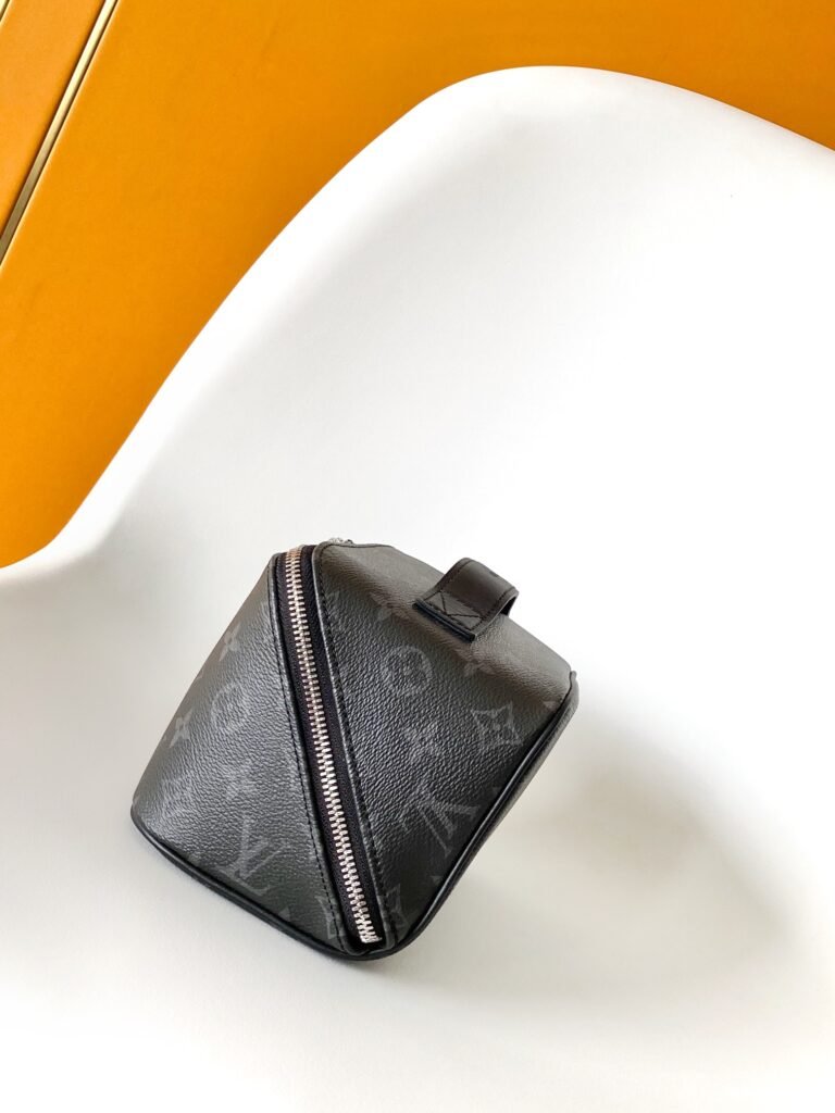 激安大特価最新作  ルイヴィトン  スーパーコピー  人気新作 M11508 Toiletryハンドバッグ 