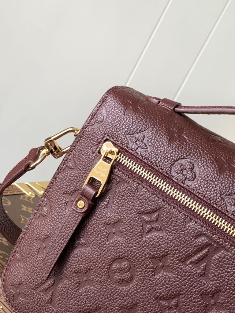  オシャレにお得100%新品 ルイヴィトン 偽物 ナツメ色  M44881  POCHETTE MÉTISバッグ  