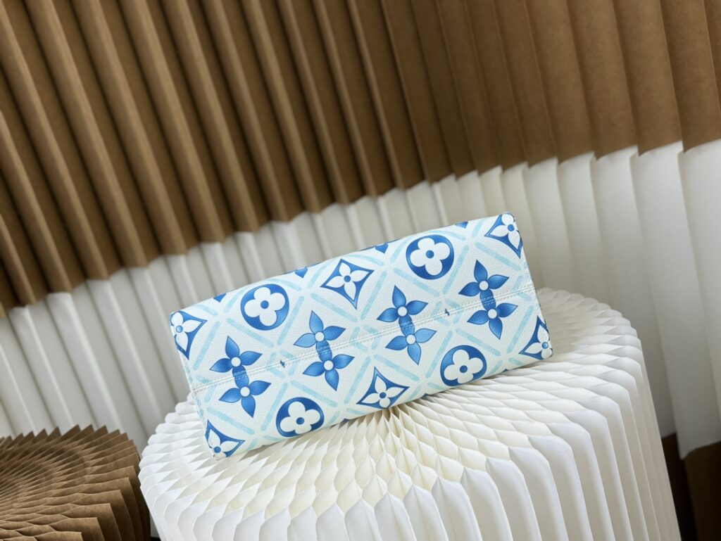 大特価!新商品! ルイヴィトン 偽物 M11262 Monogram プリント OnTheGo ハンドバッグ