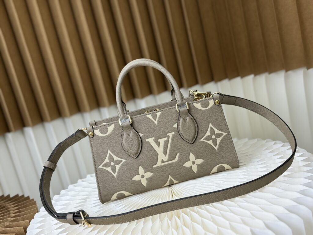 NEW!!大人気 ルイヴィトン コピー 新作登場 Monogram レザー OnTheGo バッグ