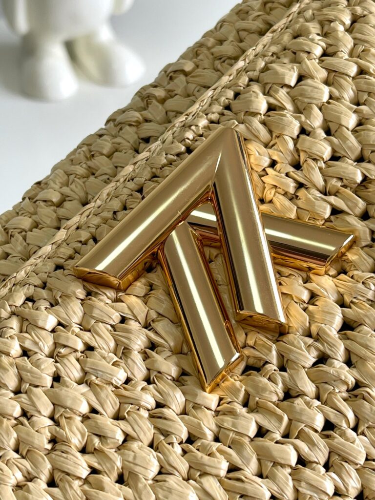 オシャレにお得100%新品  2024早秋新作  ルイヴィトン  コピーM25030 クラムシェルバッグ   