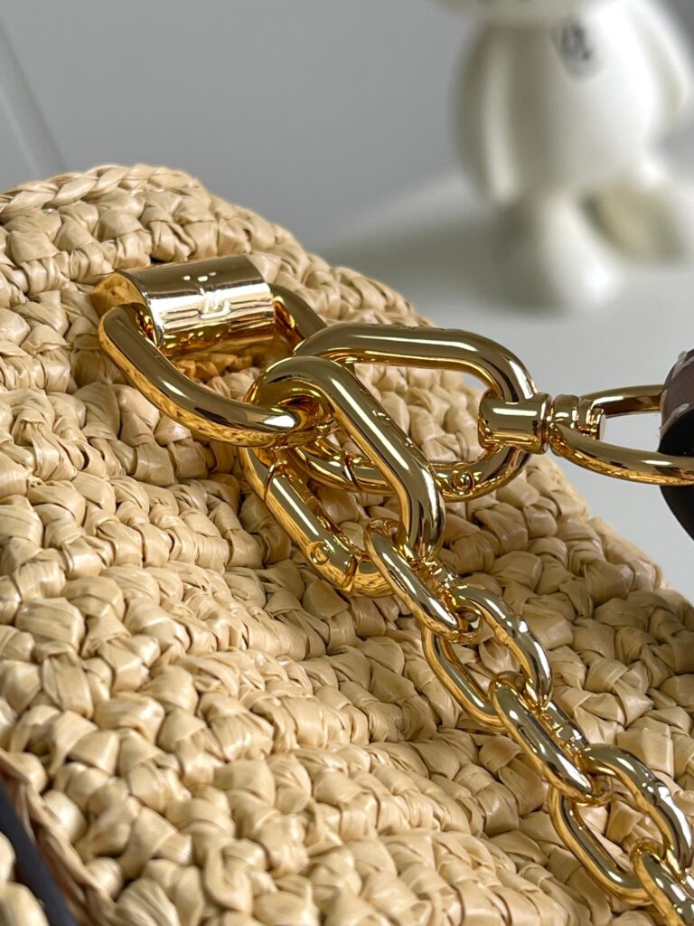 オシャレにお得100%新品  2024早秋新作  ルイヴィトン  コピーM25030 クラムシェルバッグ   