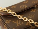 驚きの破格値2024 ルイヴィトン n級品 M81911 Wallet On Chain Ivy ハンドバッグ