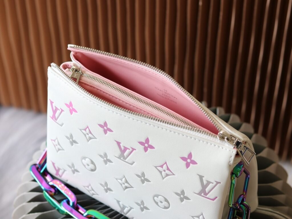 大特価！新商品!    ルイヴィトン コピー 羊革   M23617 Coussin BB バッグ
