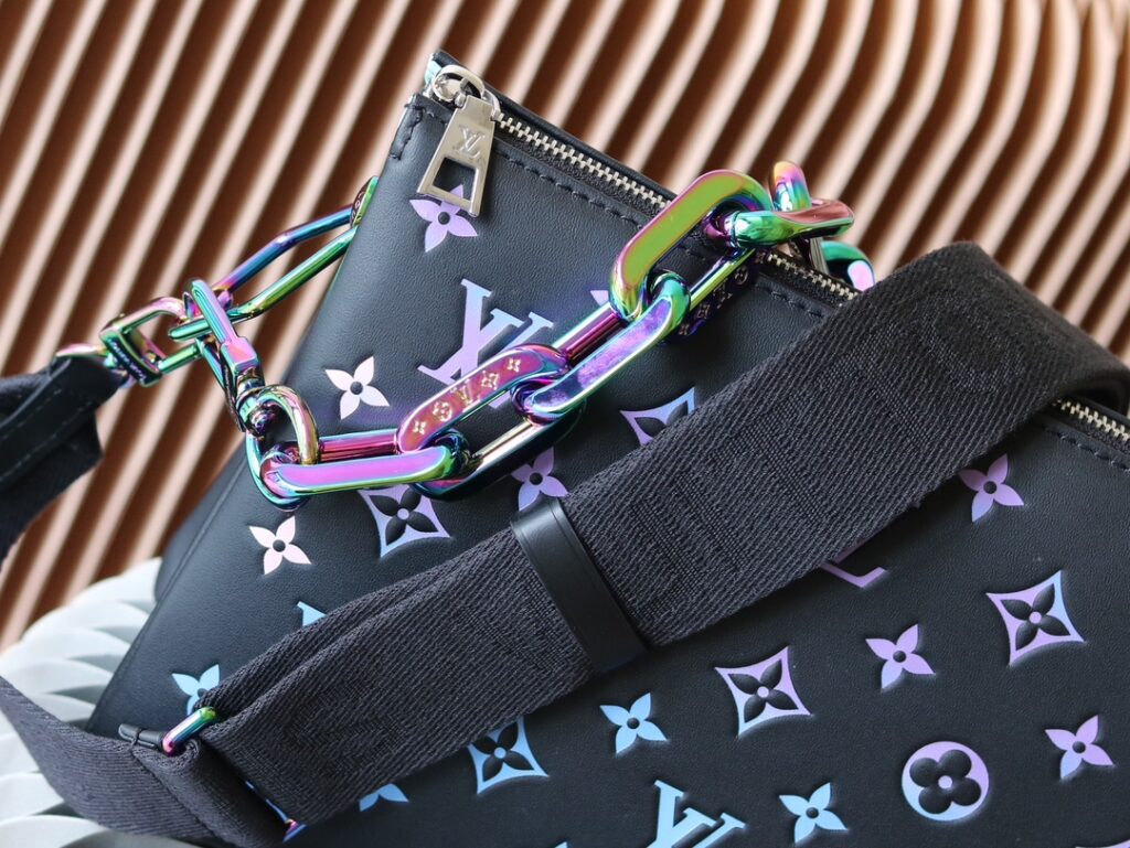  個性的 魅力的 心地よい コットン素材   ルイヴィトン スーパーコピー 羊革   M23618  Coussin BB バッグ 