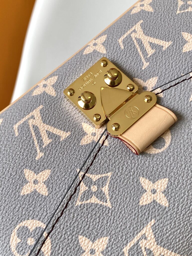   大人気 上品 ルイヴィトン  コピー  M12429 Pochette Métis East West   ハンドバッグ 