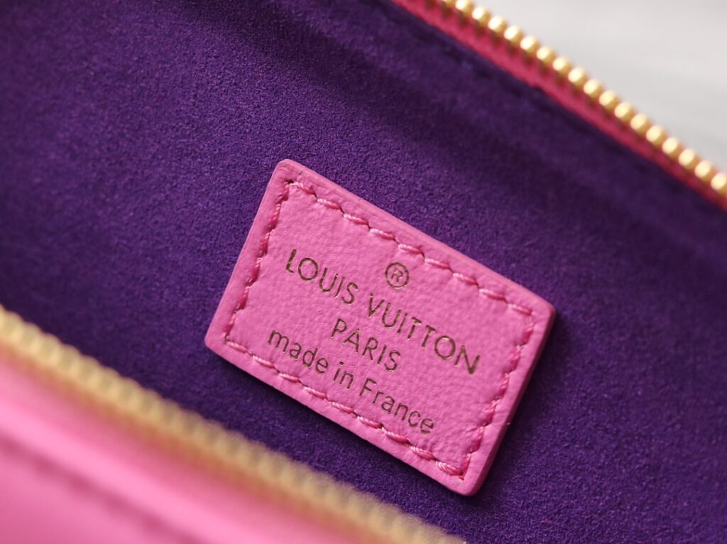 大人気 上品 ルイヴィトン コピー M58628 Vuittamins シリーズCoussin ハンドバッグ