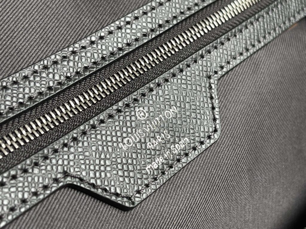 人気セール ルイヴィトン スーパーコピー TaigaレザーKeepall 50 旅行バッグ