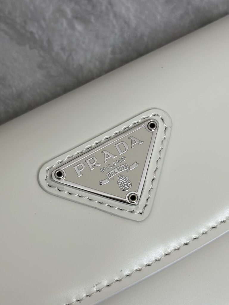 低価直輸入専門店 プラダ スーパーコピー 優良サイト 口コミ 1BH188 クレオハンドバッグ