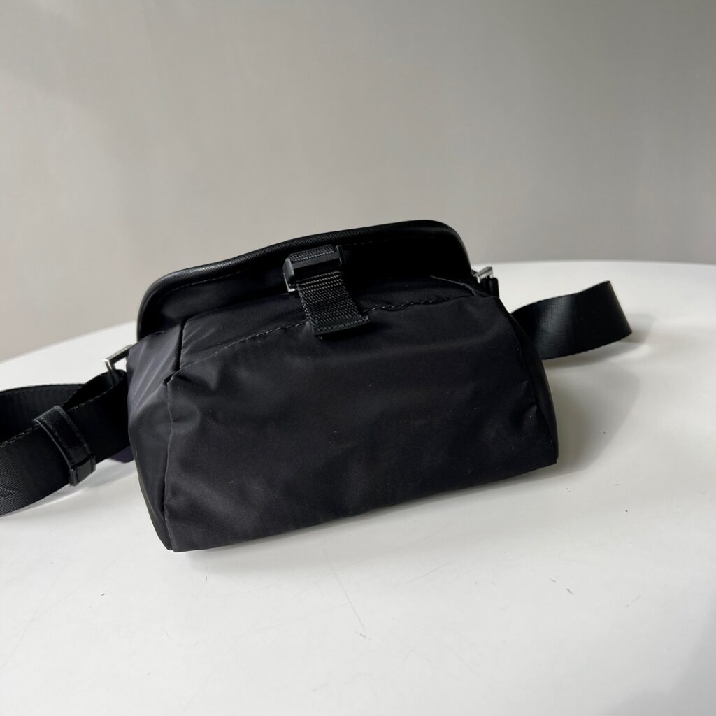 大特価!新商品! プラダ スーパーコピー Re-Nylon レザーショルダーバッグ