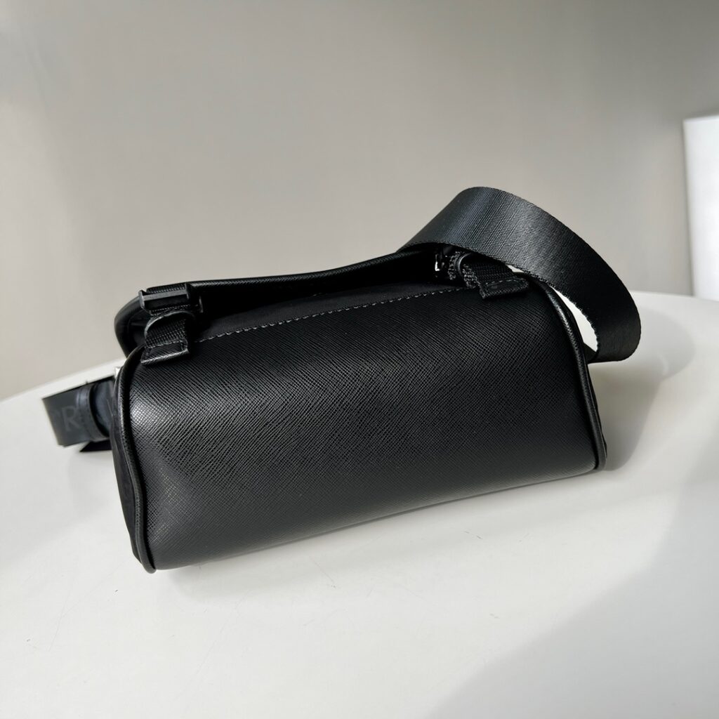 個性的 魅力的 心地よい コットン素材 プラダ スーパーコピー 2024新作メンズショルダーバッグ 