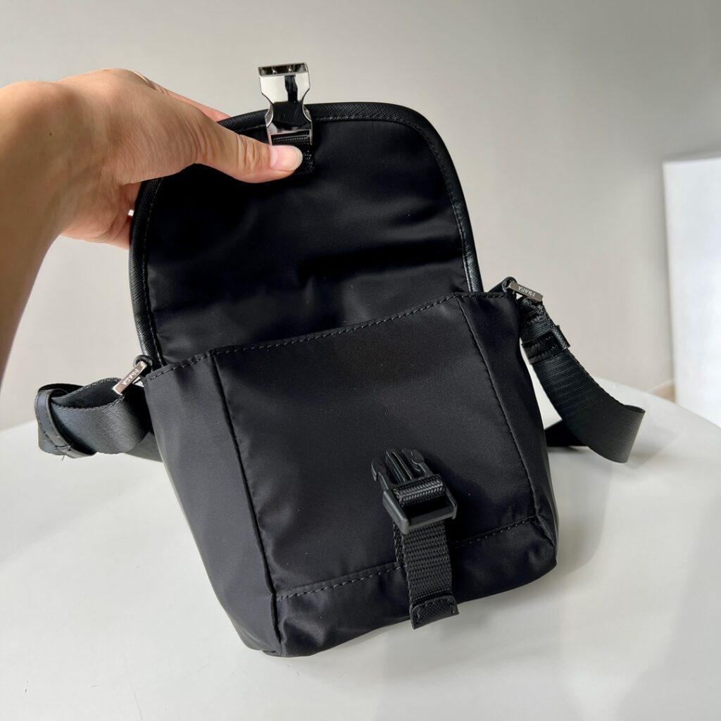 大特価!新商品! プラダ スーパーコピー Re-Nylon レザーショルダーバッグ