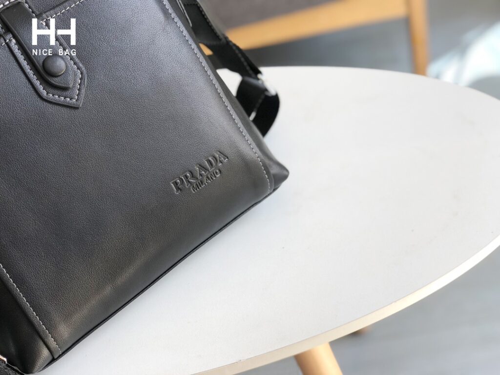 大活躍!存在感のある 激安通販 プラダ 偽物 定 番ブリーフケースショルダーバッグ|スーパーコピーn級優良店 5 大活躍!存在感のある 激安通販 プラダ 偽物 定 番ブリーフケースショルダーバッグ