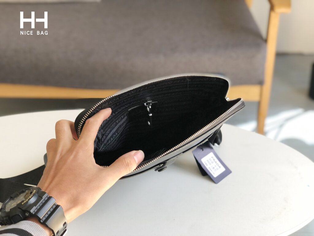 大活躍!存在感のある 激安通販 プラダ 偽物 定 番ブリーフケースショルダーバッグ|スーパーコピーn級優良店 8 大活躍!存在感のある 激安通販 プラダ 偽物 定 番ブリーフケースショルダーバッグ